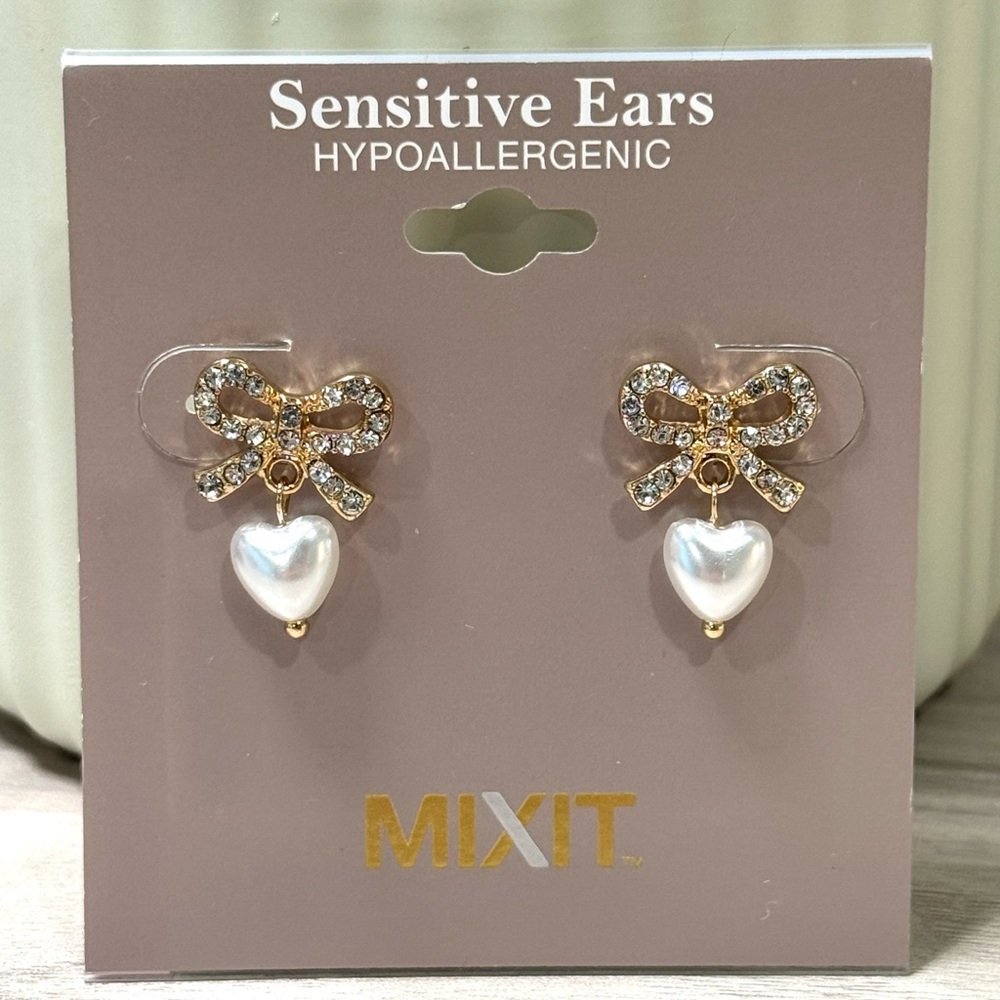 Mixit Bow and Pearl Heart Earrings - Picture 4 of 4